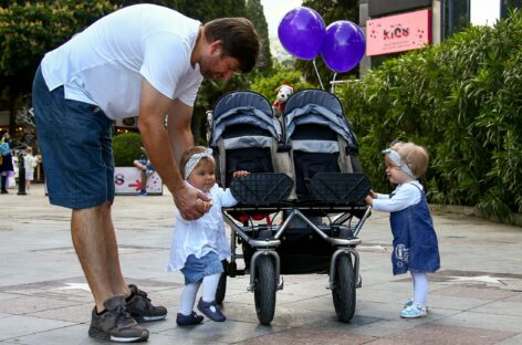 В ПФР рассказали, когда отец может получить ежемесячную выплату на детей