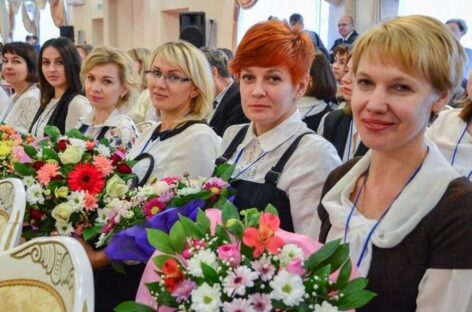 День учителя шагает по стране. В России и на Дону стартовала учительская неделя