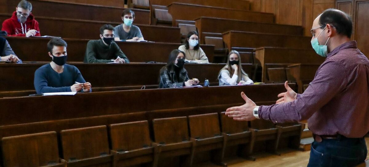 О праве на повышенную пенсию для родителей студентов-очников