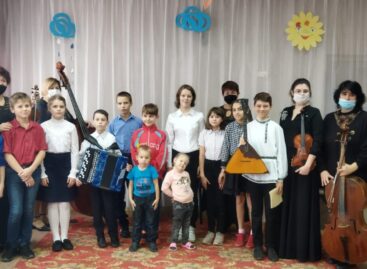 Сальские музыканты приехали в детский социально-реабилитационный Центр
