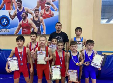 В Таганроге прошло открытое первенство по греко-римской борьбе борцовского клуба «Чемпион»