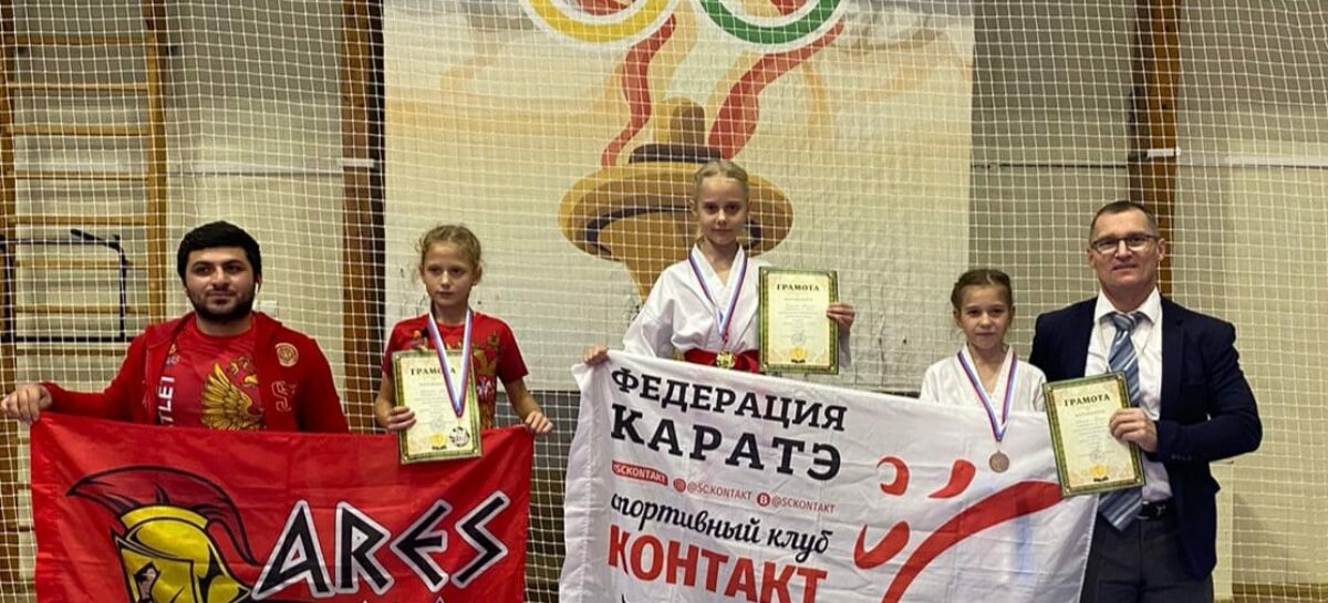 Сальские каратисты показали зрелищные бои в Ростове