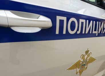 В Сальске из автомобиля похитили крупную сумму денег