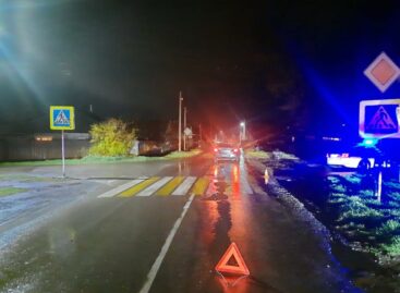 В Сальске на переходе сбили женщину