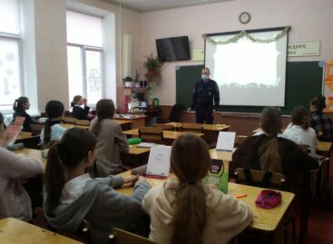 Школьникам Сальского района рассказывают о пожарной безопасности и как вести себя зимой у водоёмов