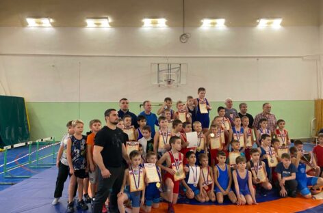 В Усть-Донецке прошёл межрайонный турнир «Спорт — за здоровый образ жизни!»