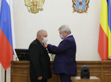 Самый знатный овцевод: главный зоотехник «Белозерного» получил медаль из рук губернатора Дона