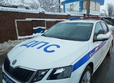 Сотрудники ГИБДД напоминают жителям Сальского района об осторожности на дорогах