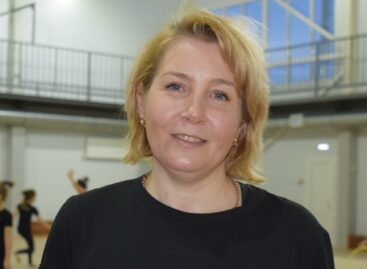 Сальским девчонкам теперь есть где заниматься художественной гимнастикой