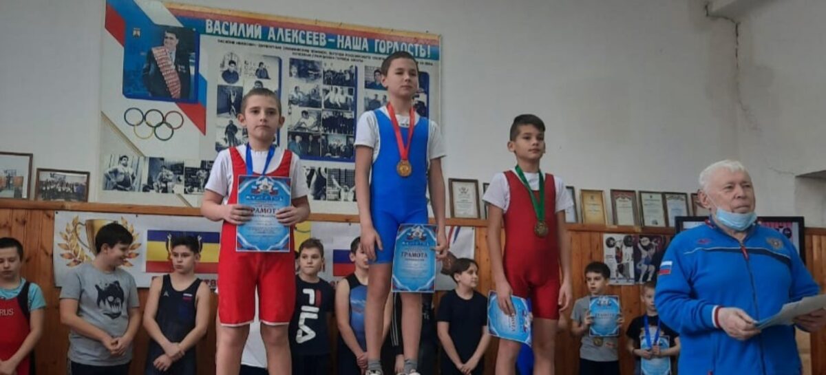 Спортсмены спортивной школы Сальского района приняли участие в первенстве Дона