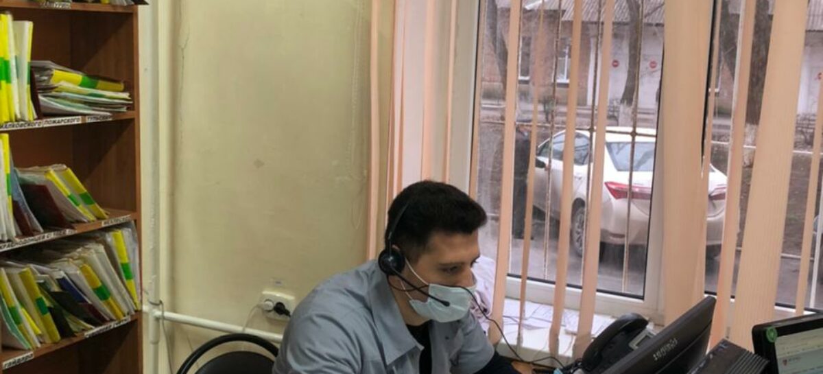 Студенты Сальского медицинского техникума помогают взрослым коллегам бороться  с пандемией