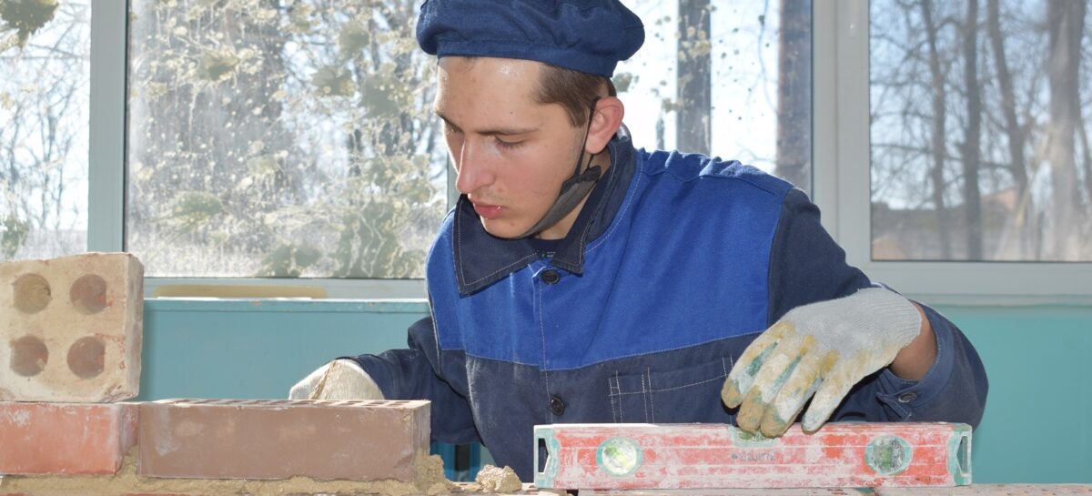 Они могут помочь каждому оказаться за каменной стеной