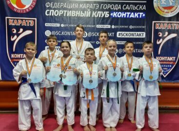 «Зима-2022» принесла сальским каратистам 11 медалей
