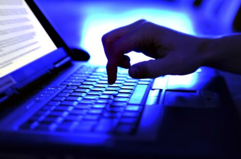 Западная фейк-машина продолжает раскручивать маховик информационной войны