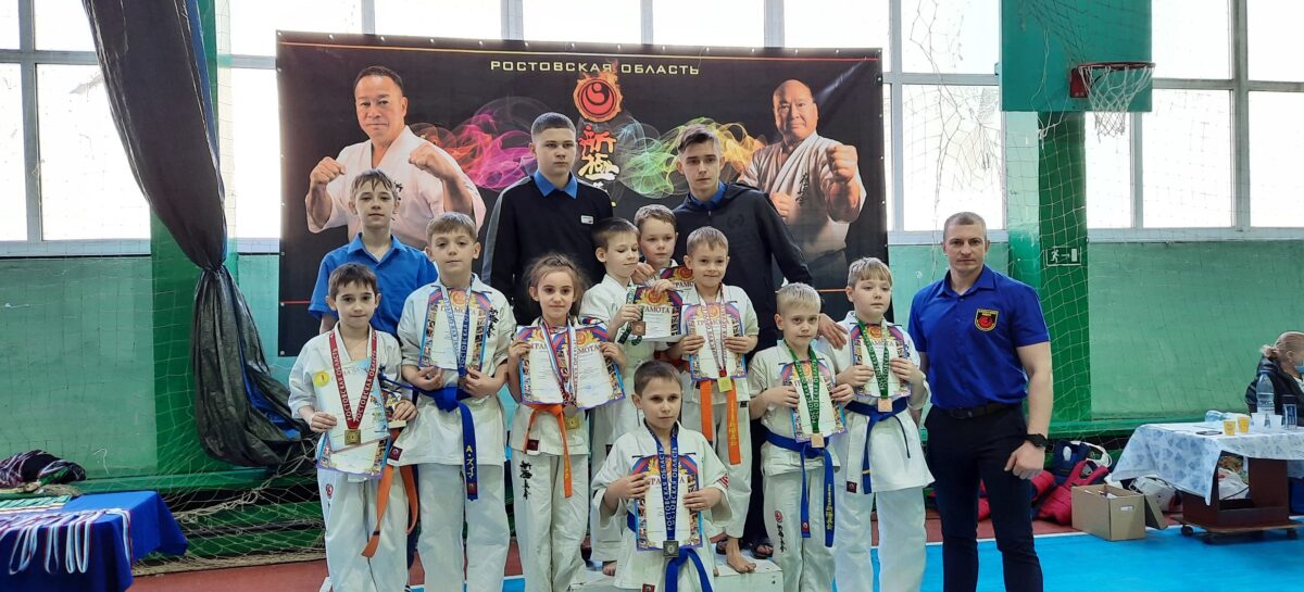 В Новочеркасске прошло городское первенство по киокусинкай каратэ