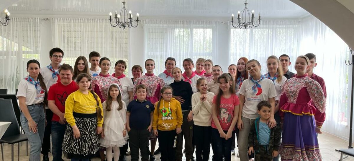 Хозяйка кафе в Гиганте Сальского района организовала благотворительный пасхальный обед
