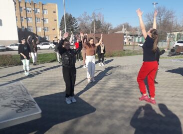 В Сальске прошёл флешмоб в День здоровья