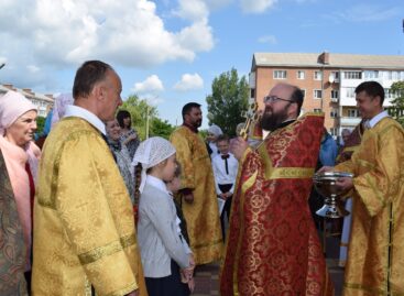 Торжества в честь святых братьев: в День памяти равноапостольных Кирилла и Мефодия свой престольный праздник отметил одноимённый собор в Сальске
