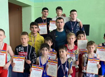 В посёлке Орловский состоялся региональный турнир по греко-римской борьбе