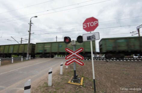 Начальник Сальской дистанции пути напоминает об осторожности на железнодорожных переездах