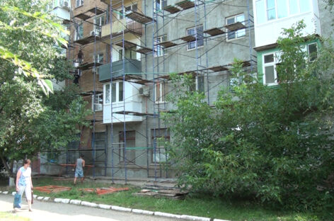 С новой крышей! В многоэтажке по Социалистической,168а, идет капитальный ремонт
