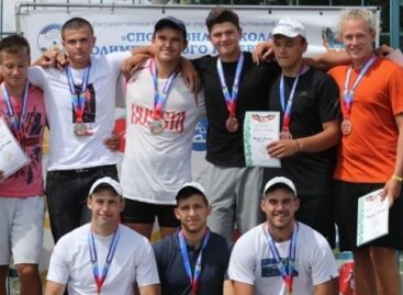 Сальские гребцы завоевали награды на регате и чемпионате области
