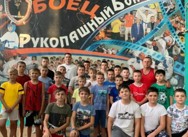 В гостях у «Бойца»: спортивный клуб посетил бывший воспитанник Денис Григоренко