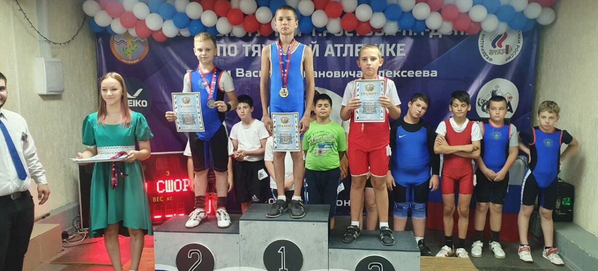 В Ростове-на-Дону состоялся открытый ежегодный турнир по тяжёлой атлетике, посвящённый памяти В.И. Алексеева