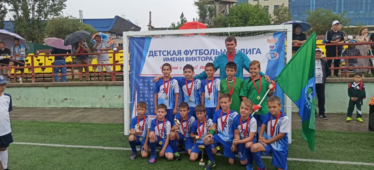 Сальские футболисты побывали в Элисте и привезли первое место
