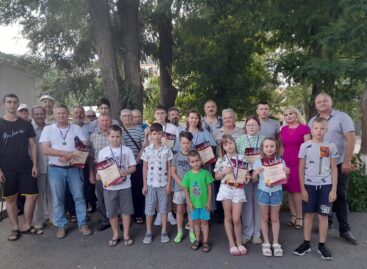 В клубе «Белая Ладья» парка культуры и отдыха проведён праздничный шахматный турнир