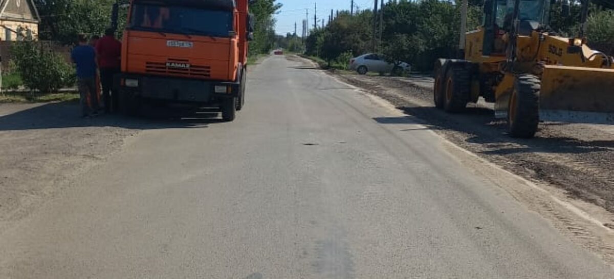 В Сальске начался ремонт автомобильных дорог и тротуаров