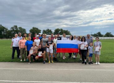 На стадионе «Локомотив» состоялся легкоатлетический забег, приуроченный ко Дню физкультурника