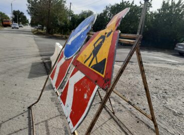 В Сальске продолжается ремонт дорог