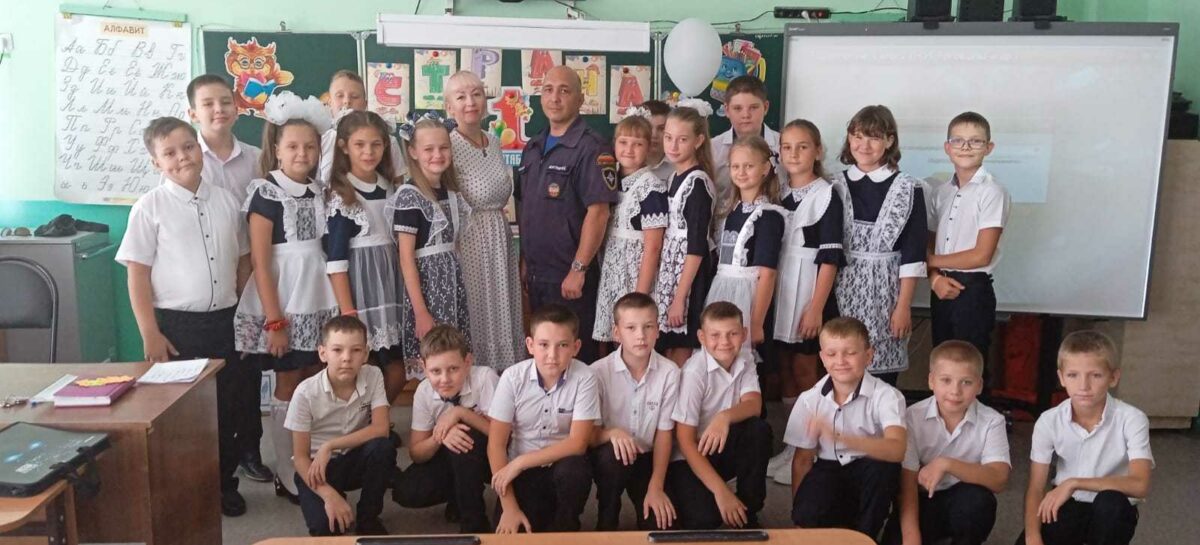 Уроки безопасности 1 сентября провели областные спасатели