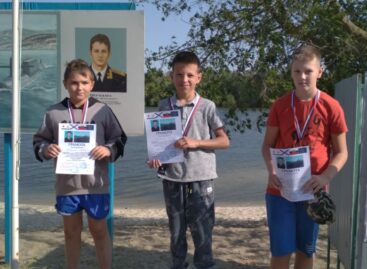 В Усть-Донецком состоялось областное первенство по гребле на байдарках и каноэ