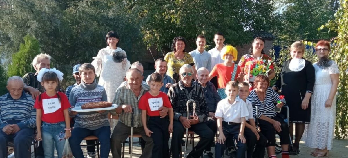 Воспитанники детского приюта побывали в гостях у проживающих в Центре для людей без определённого места жительства