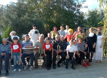 Воспитанники детского приюта побывали в гостях у проживающих в Центре для людей без определённого места жительства