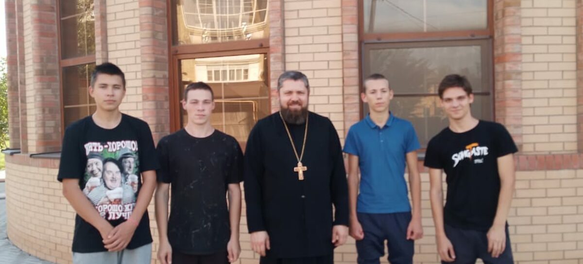Сальчане помогают в благоустройстве участка Собора святых равноапостольных Кирилла и Мефодия