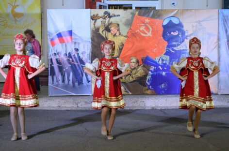 РДК им. Р.В. Негребецкого посвятил концерт тем, кто сейчас находится на боевом задании, и тем, кому предстоит защищать Родину.
