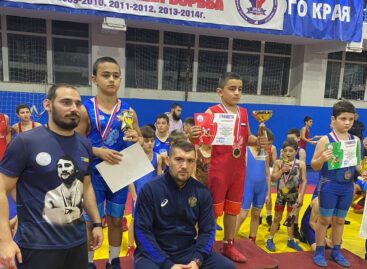 Сальские борцы завоевали медали на межрегиональном турнире