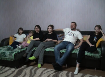 День матери: 4 дочки воспитывает многодетная семья  Капитановых