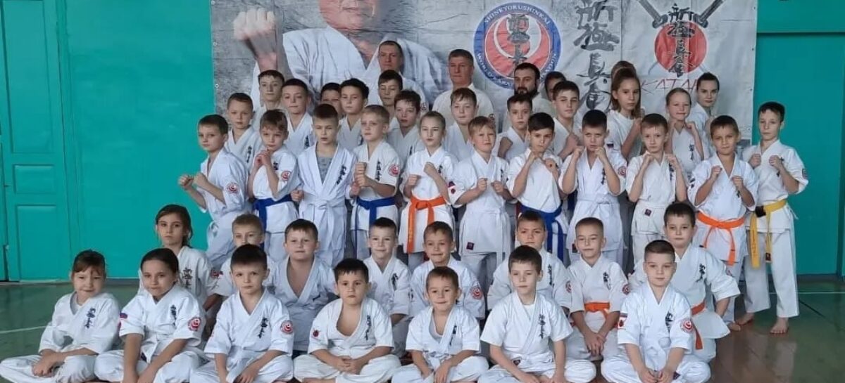 Получили пояса: в Сальской ДЮСШ прошли традиционные спортивные сборы СК «Катана»