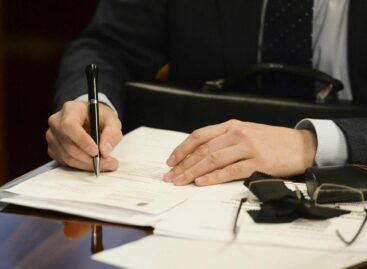 На Дону государственные и муниципальные служащие должны сдать декларации о доходах