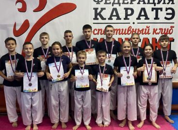 Сальские каратисты побывали на соревнованиях в Волжском и привезли награды