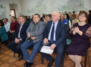 В городской администрации поздравили работников сферы ЖКХ с профессиональным праздником