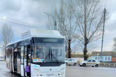 Дождаться городского автобуса превратилось в настоящую проблему для пассажиров в Сальске