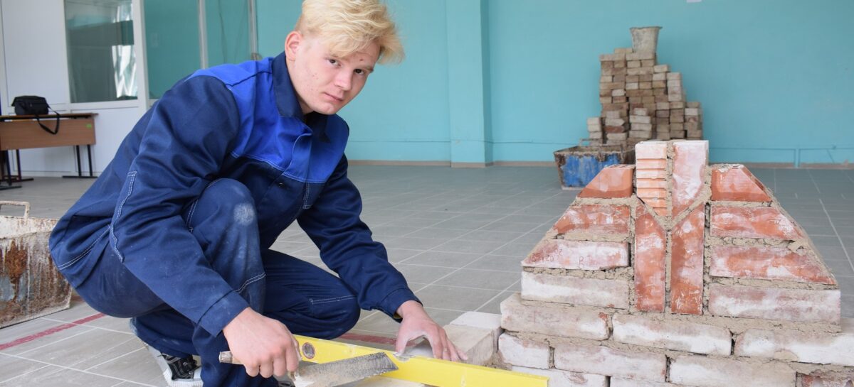 Студент Сальского индустриального техникума Алексей Лунёв занял второе место в отборочном туре регионального чемпионата профессионального мастерства «Абилимпикс-2023»