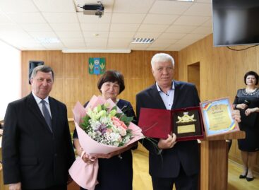 За любовь и верность: семья Филипповых из Сальска получила знак губернатора Ростовской области «Во благо семьи и общества»