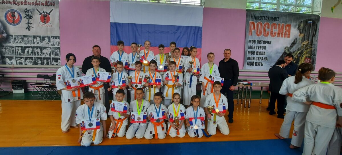 На первенстве Сальска: в спортивно-оздоровительном комплексе «Приречный» прошло VIII первенство города по киокусинкай