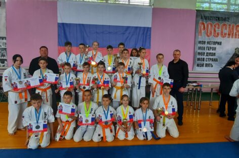 На первенстве Сальска: в спортивно-оздоровительном комплексе «Приречный» прошло VIII первенство города по киокусинкай